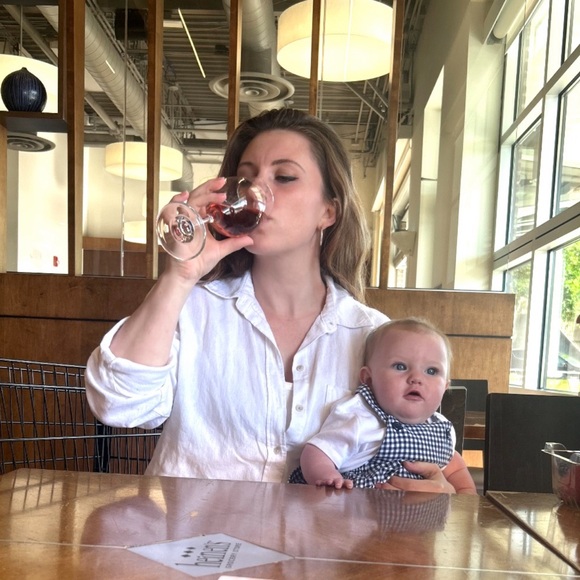 Meet your Posher, Emily - Picture 2 of 5